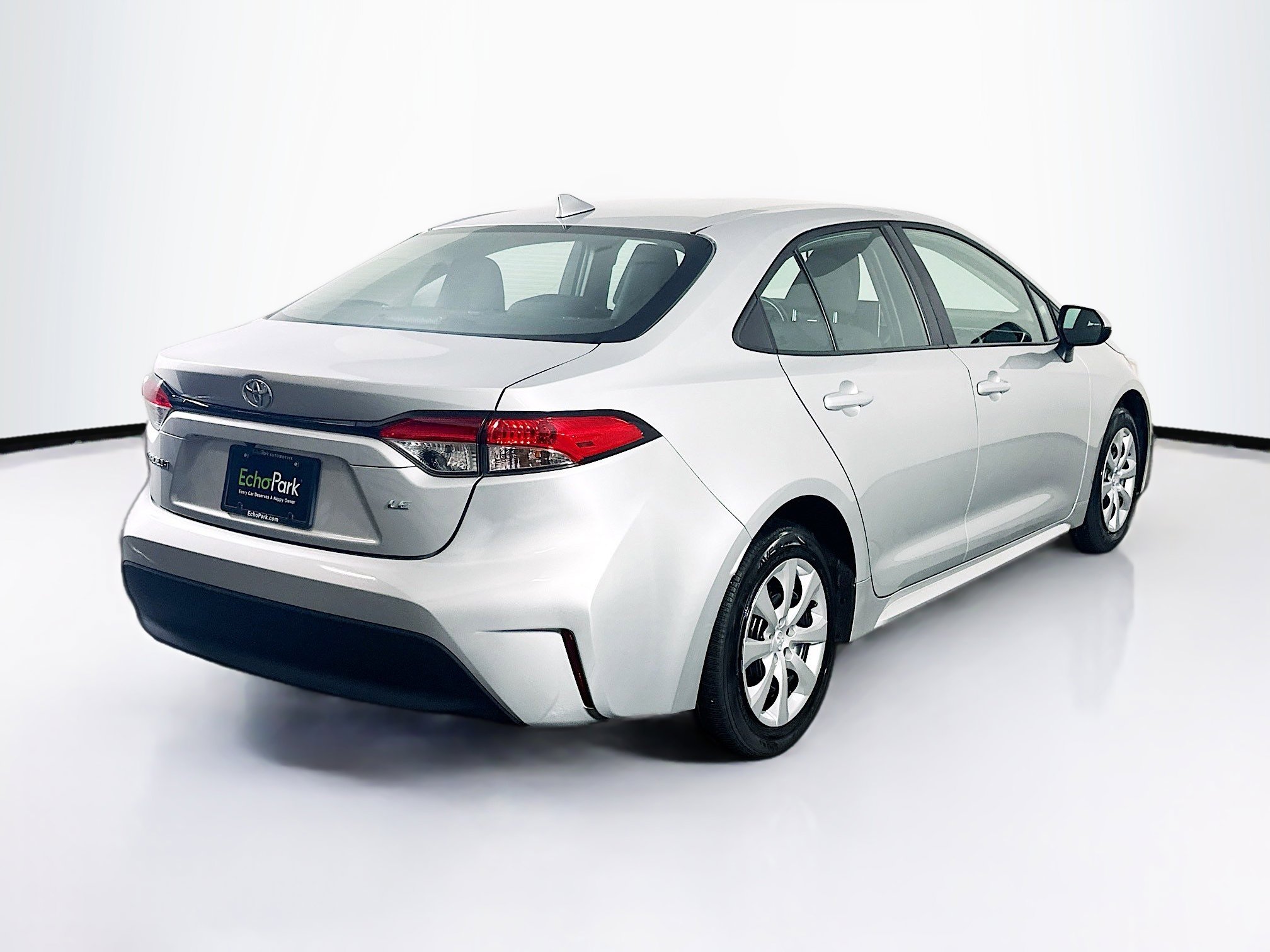 Used 2025 Toyota Corolla LE image 9