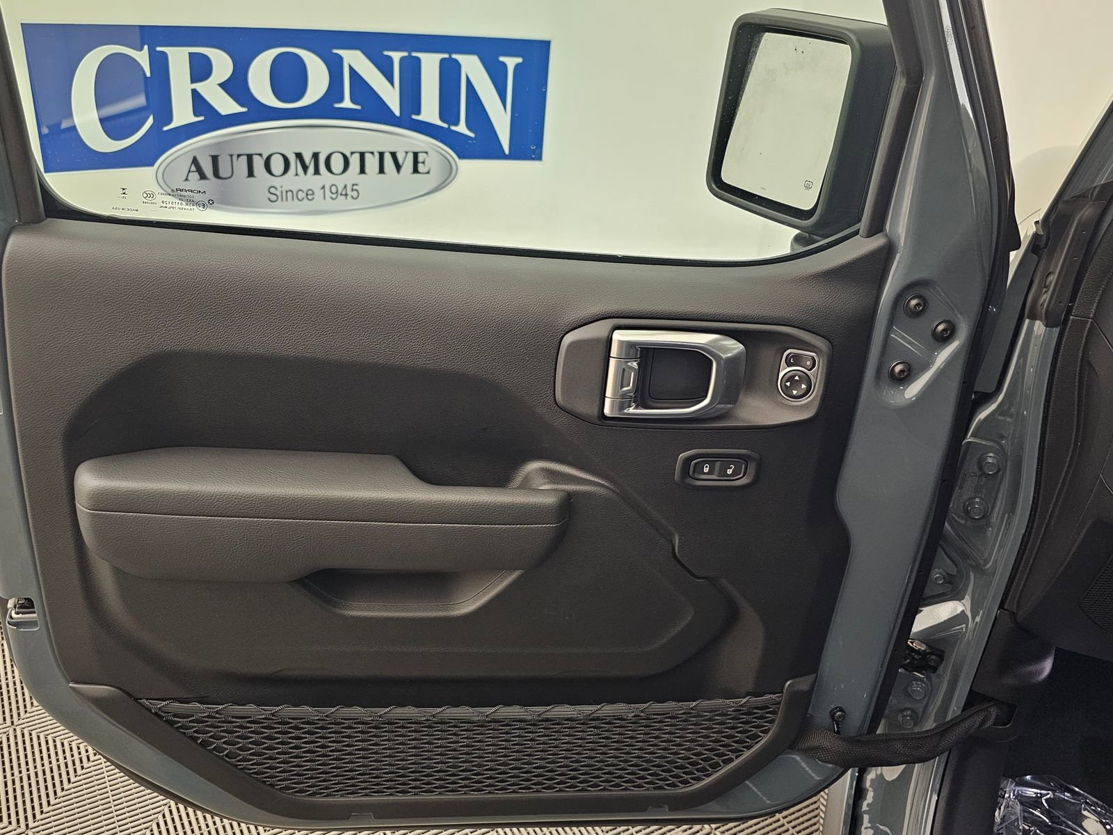 New 2026 Jeep Gladiator Mojave w/ Technology Group image 9