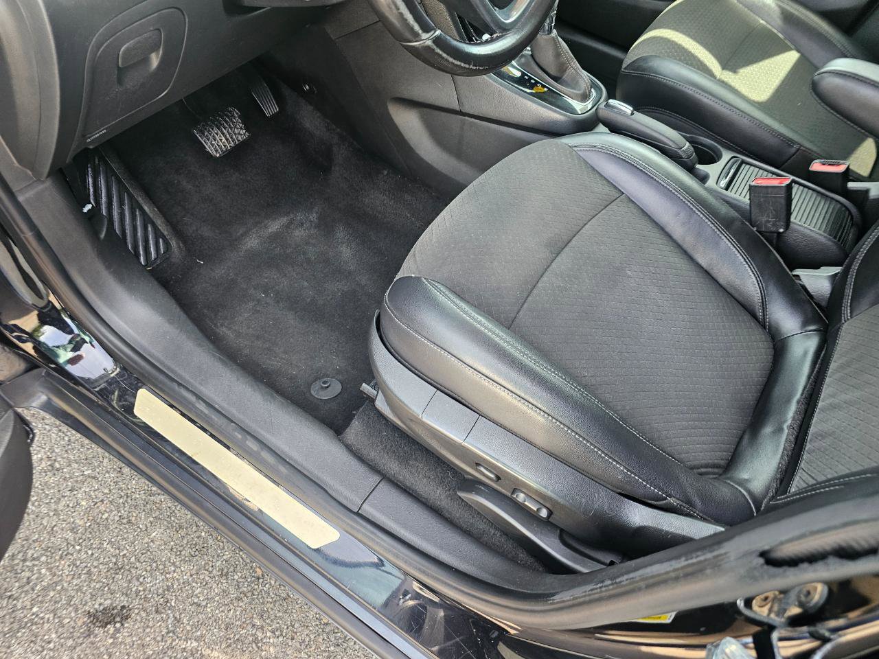 Used 2019 Buick Encore Preferred AWD/4WD image 24