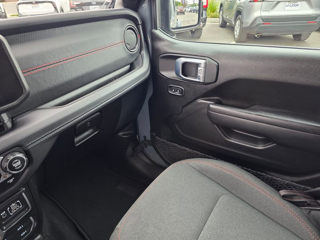 Used 2025 Jeep Wrangler Rubicon image 39