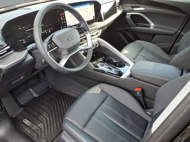 Used 2025 Audi Q5 Premium w/ Convenience Package image 13