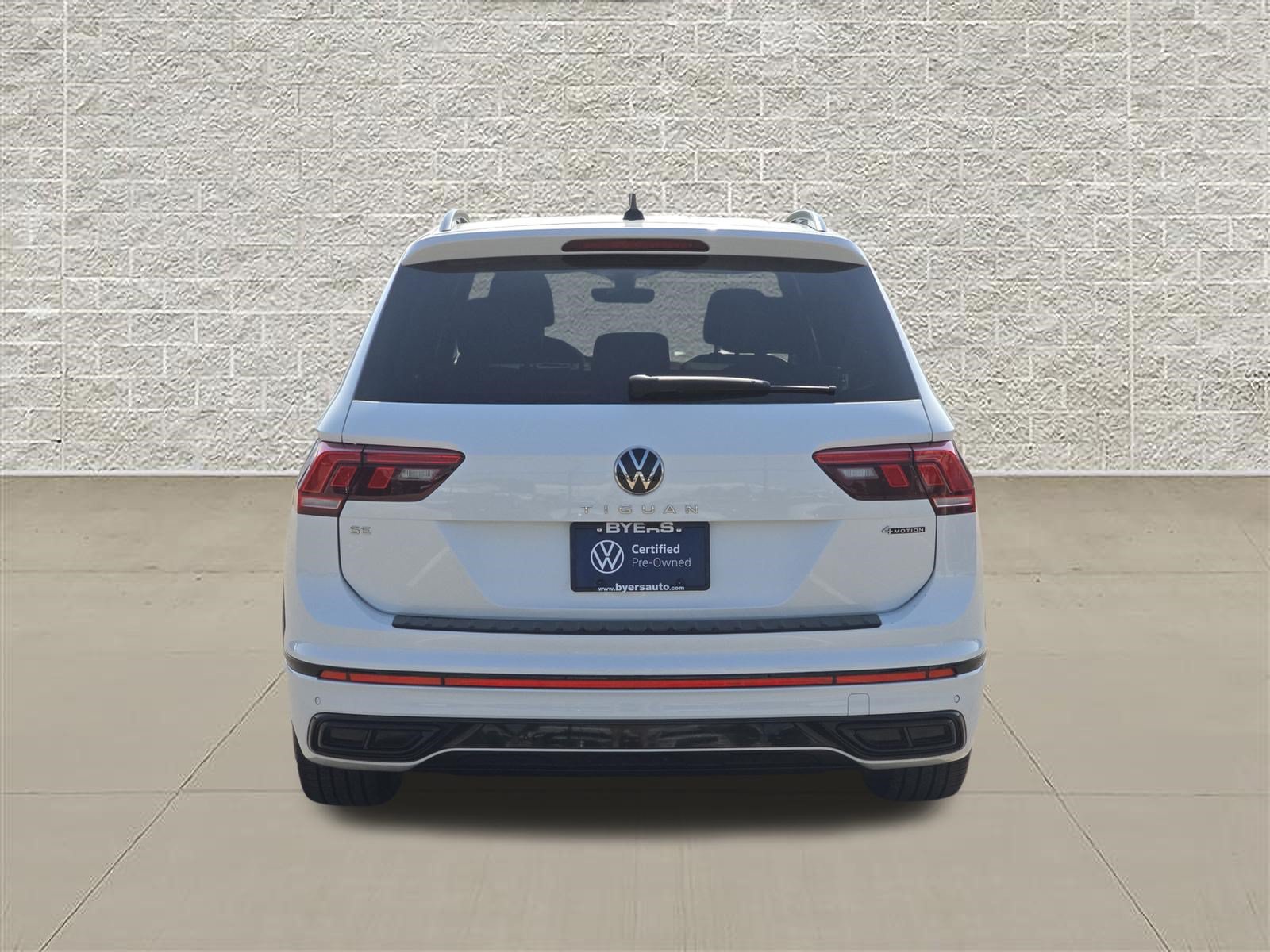 Certified 2024 Volkswagen Tiguan SE R-Line AWD/4WD image 6