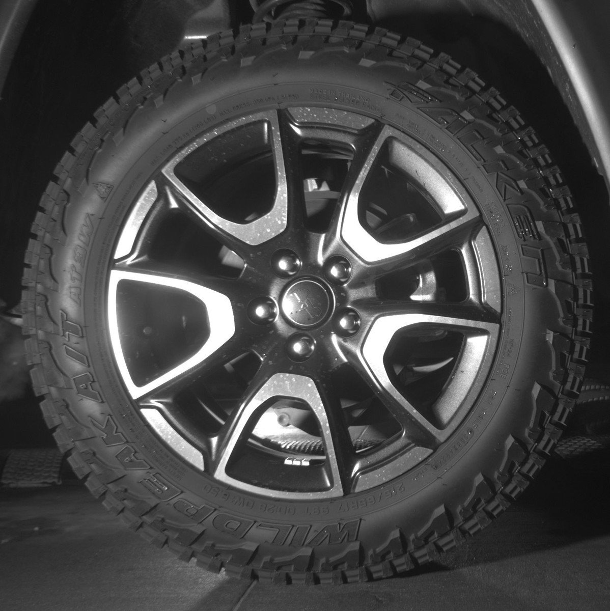 Used 2025 Jeep Compass Trailhawk image 15