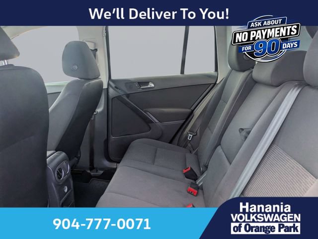 Used 2017 Volkswagen Tiguan Limited w/ Alloy Wheels Package FWD image 13
