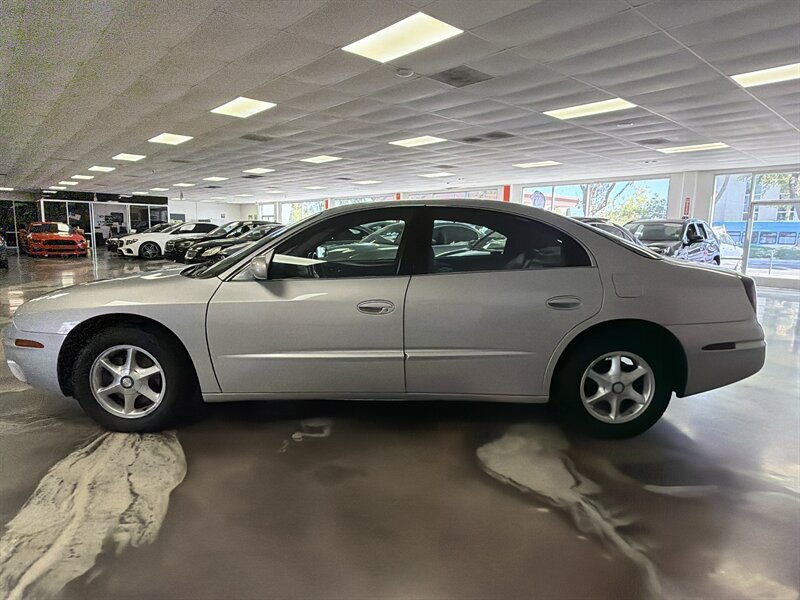 Used 2001 Oldsmobile Aurora 3.5 w/ Convenience Pkg FWD image 4