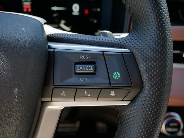 Used 2025 Mitsubishi Outlander SEL AWD/4WD image 19