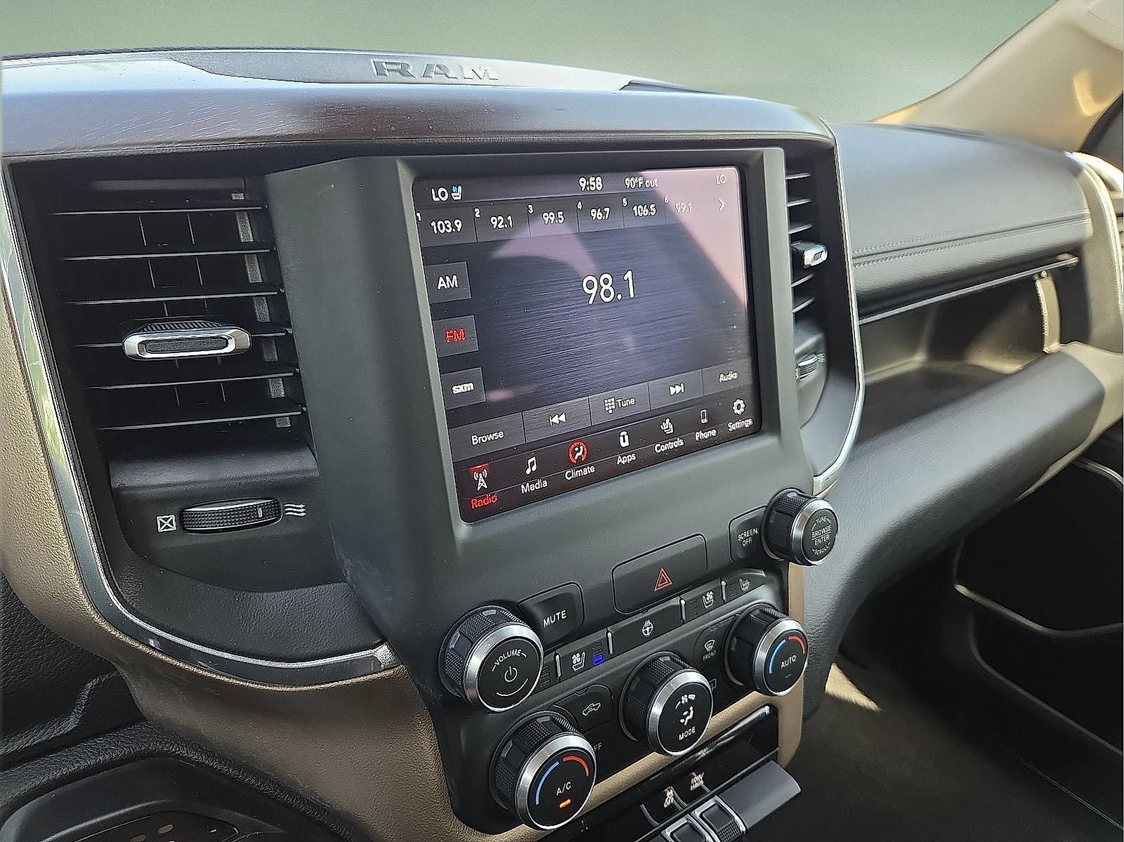 Used 2021 RAM 1500 Laramie AWD/4WD image 7