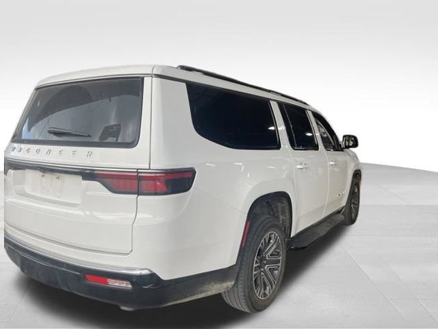 Used 2024 Jeep Wagoneer L 4WD w/ Premium Group I image 7