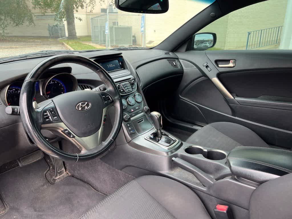 Used 2016 Hyundai Genesis 3.8 RWD image 8