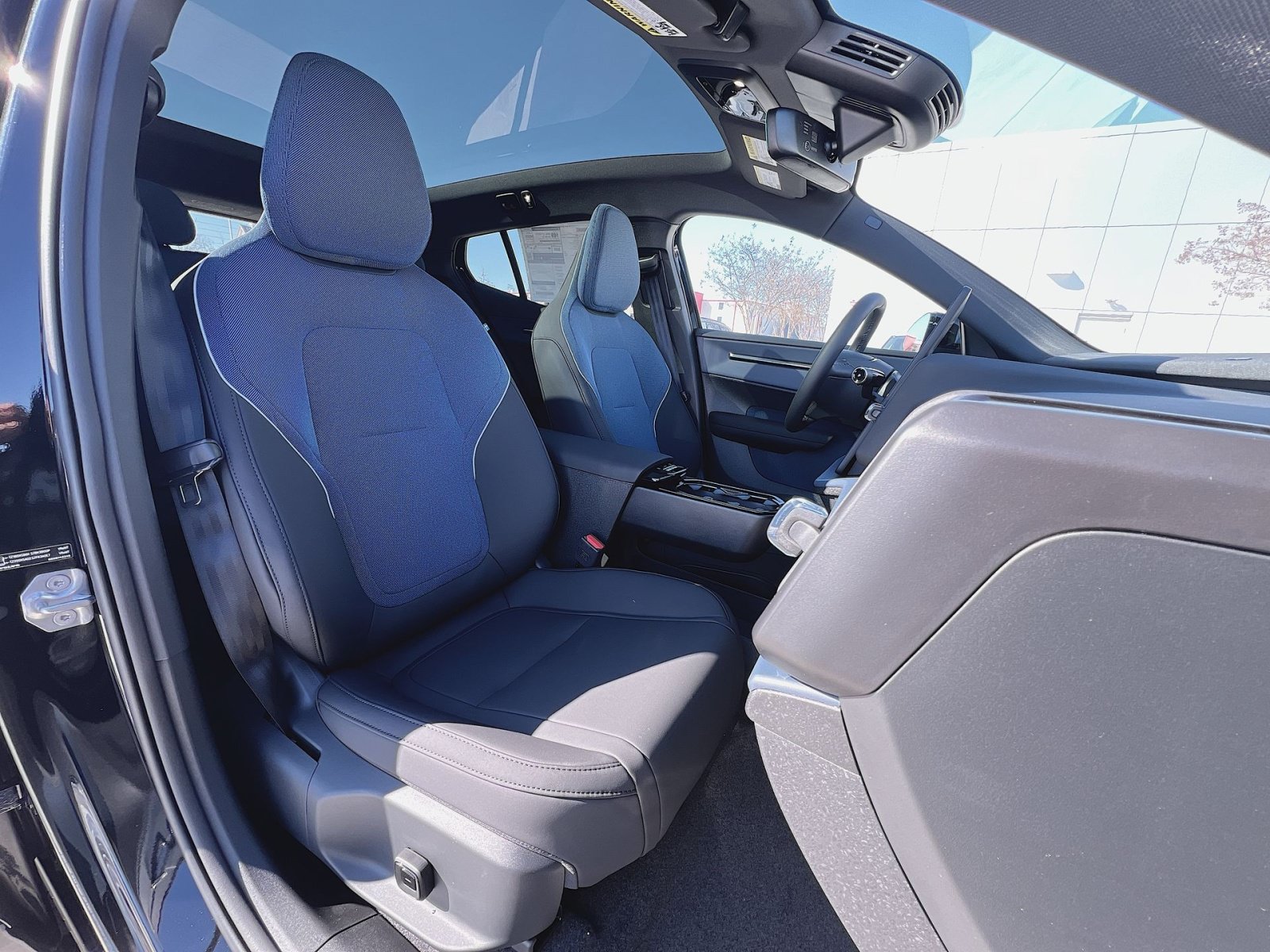 New 2026 Volvo EX30 Plus w/ Climate Package AWD/4WD image 27