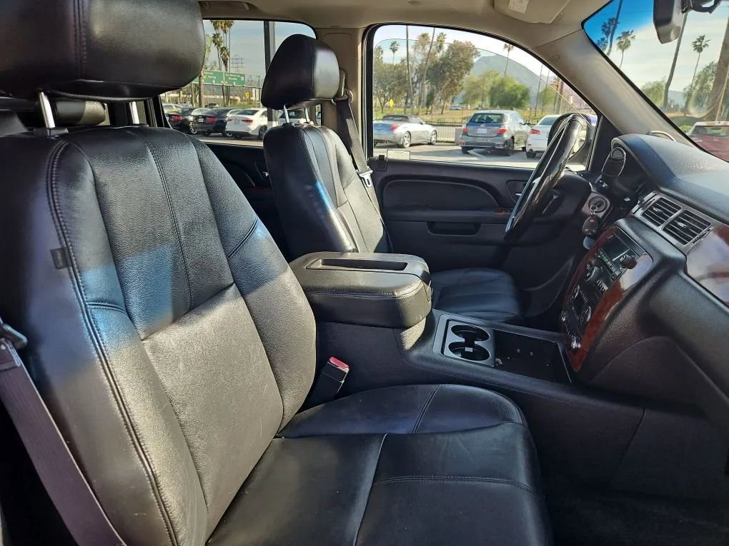 Used 2013 Chevrolet Avalanche LT w/ All-Star Edition image 11
