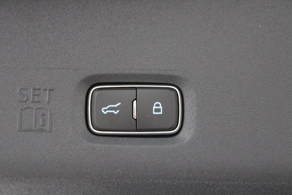 Used 2025 Ford Expedition Platinum w/ Stealth Appearance Package image 16