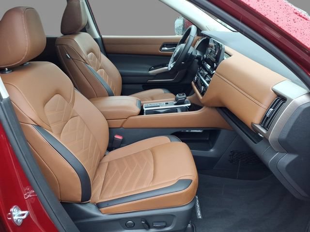 Certified 2025 Nissan Pathfinder Platinum w/ Cargo Package FWD image 14