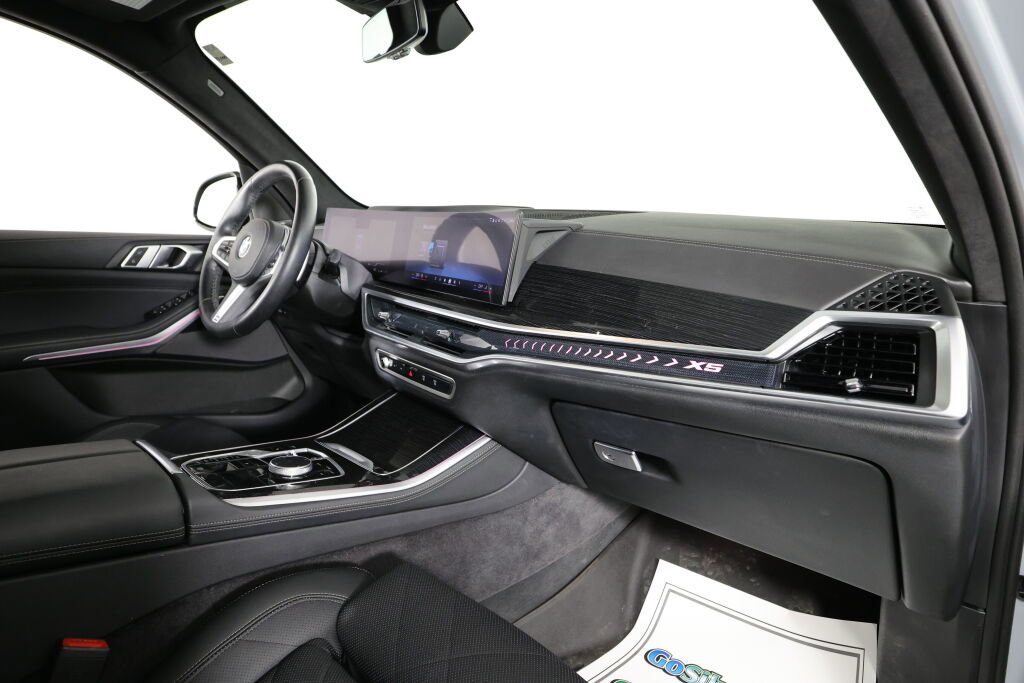 Used 2024 BMW X5 xDrive40i w/ M Sport Package image 24