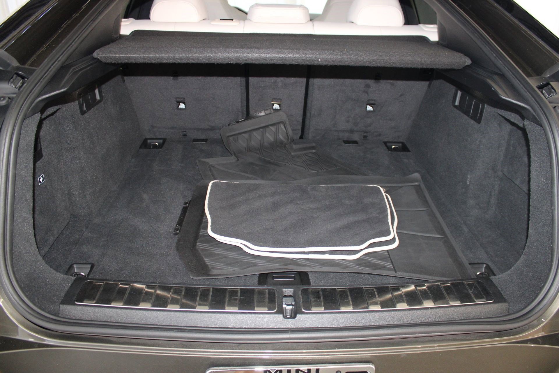 Used 2020 BMW X6 M Competition w/ Executive Package image 29