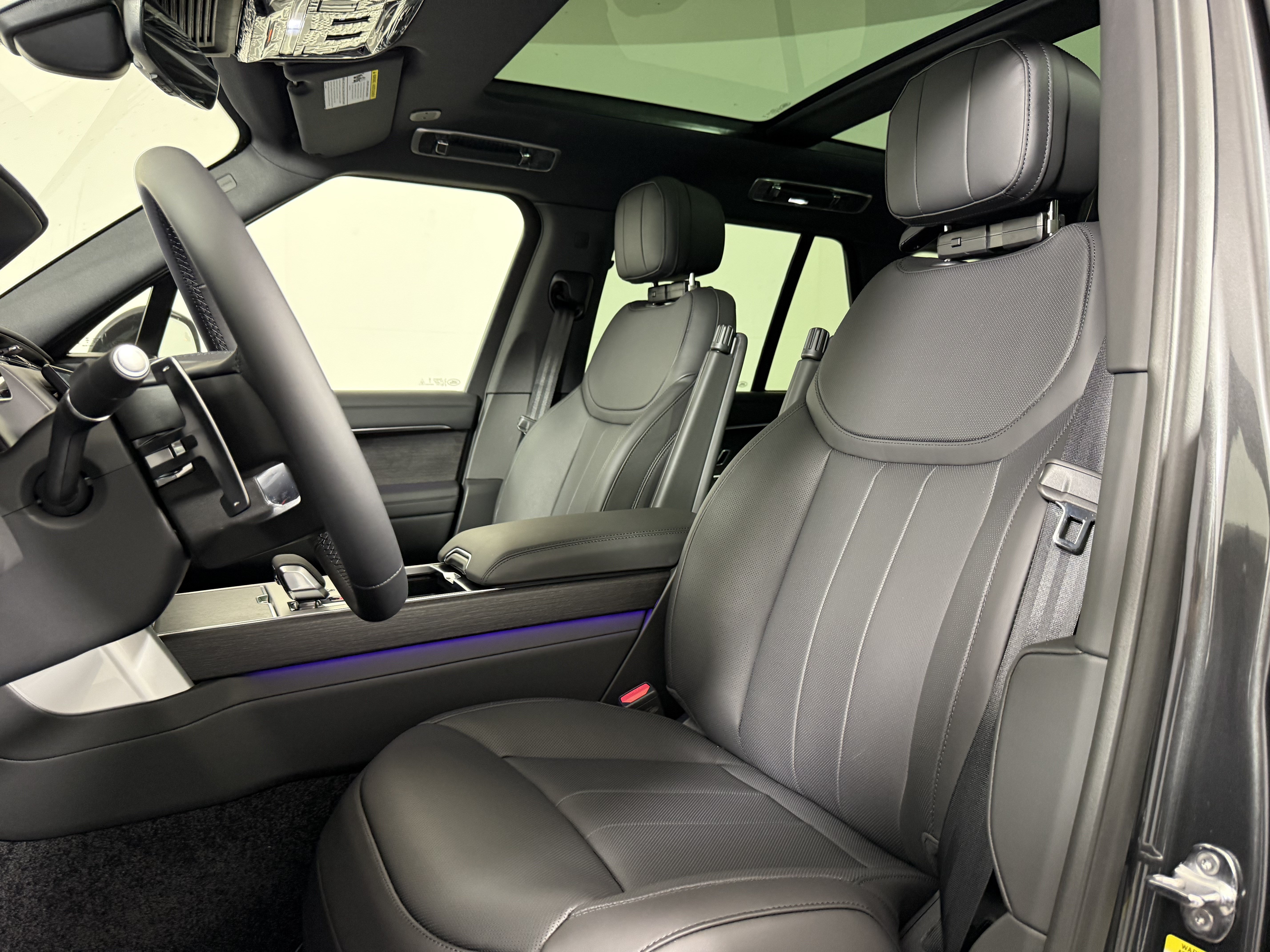 New 2026 Land Rover Range Rover SE AWD/4WD image 5