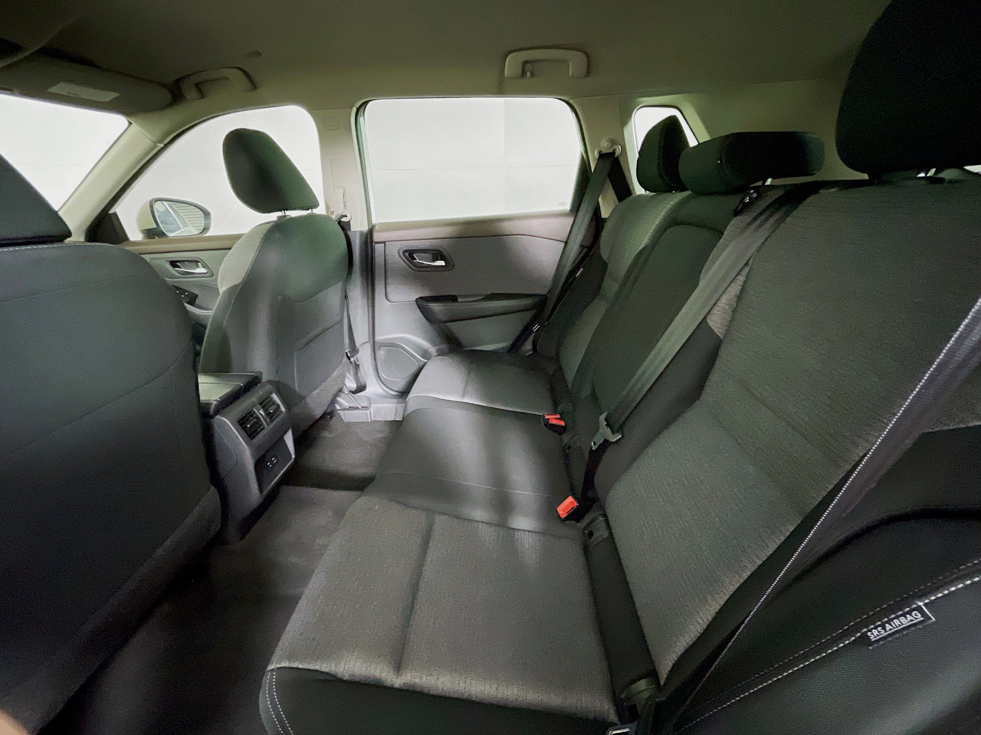 Used 2023 Nissan Rogue SV image 26