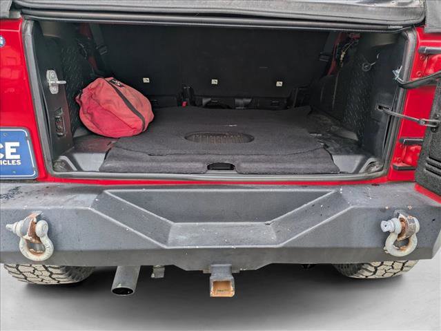 Used 2015 Jeep Wrangler Unlimited Rubicon w/ Max Tow Package image 6