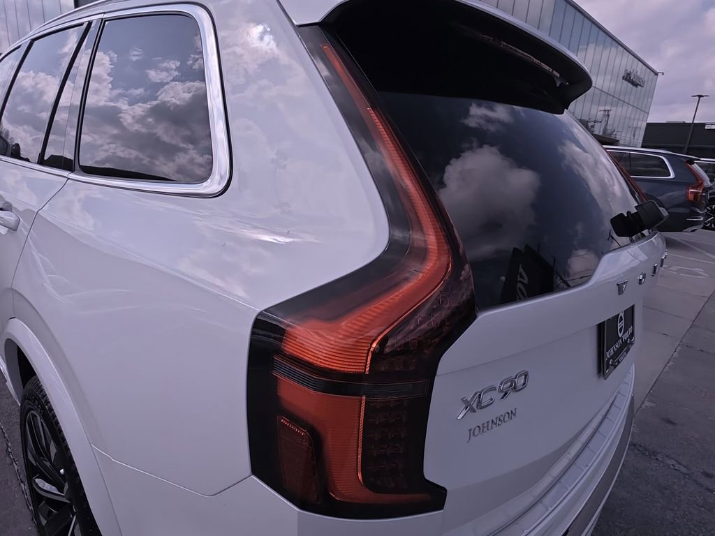 New 2026 Volvo XC90 T8 Plus w/ Protection Package Premier image 39