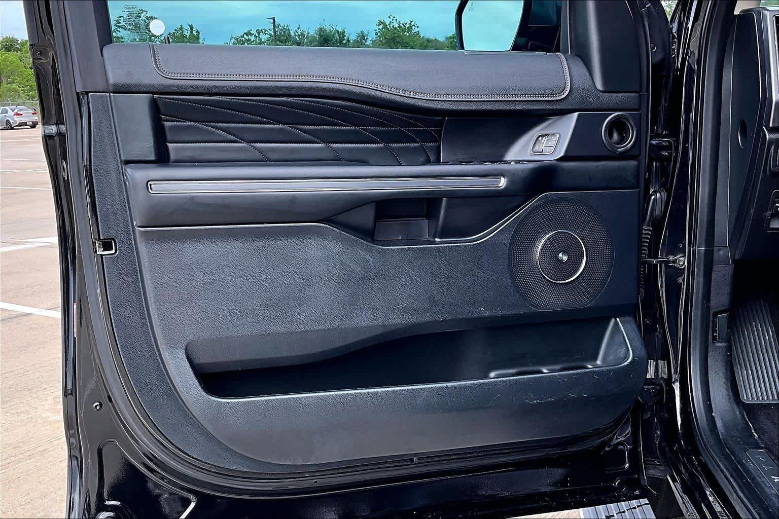 Used 2019 Ford Expedition Platinum image 21