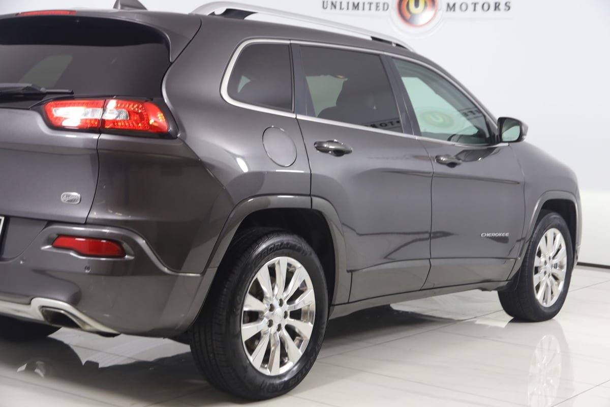 Used 2018 Jeep Cherokee Overland AWD/4WD image 39