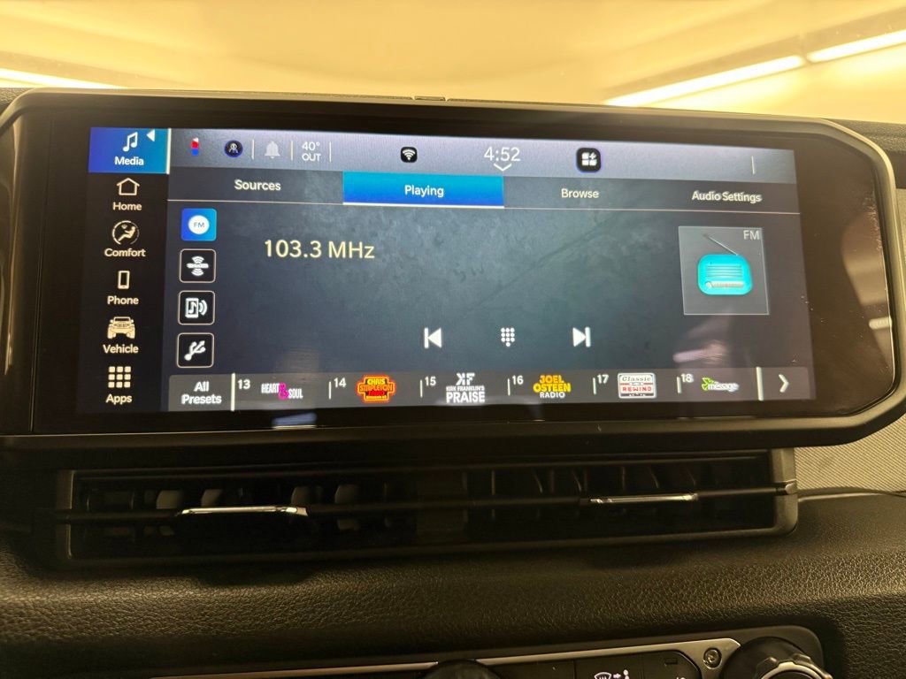 Used 2024 Jeep Gladiator Sport image 21