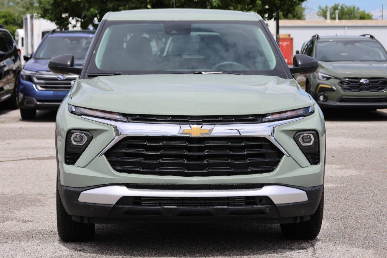 Used 2026 Chevrolet TrailBlazer LS w/ LS Convenience Package AWD/4WD image 2