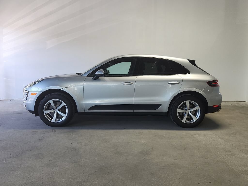 Used 2018 Porsche Macan AWD/4WD image 2