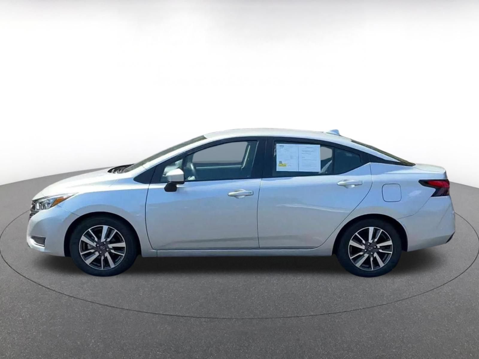 Used 2025 Nissan Versa SV FWD image 8