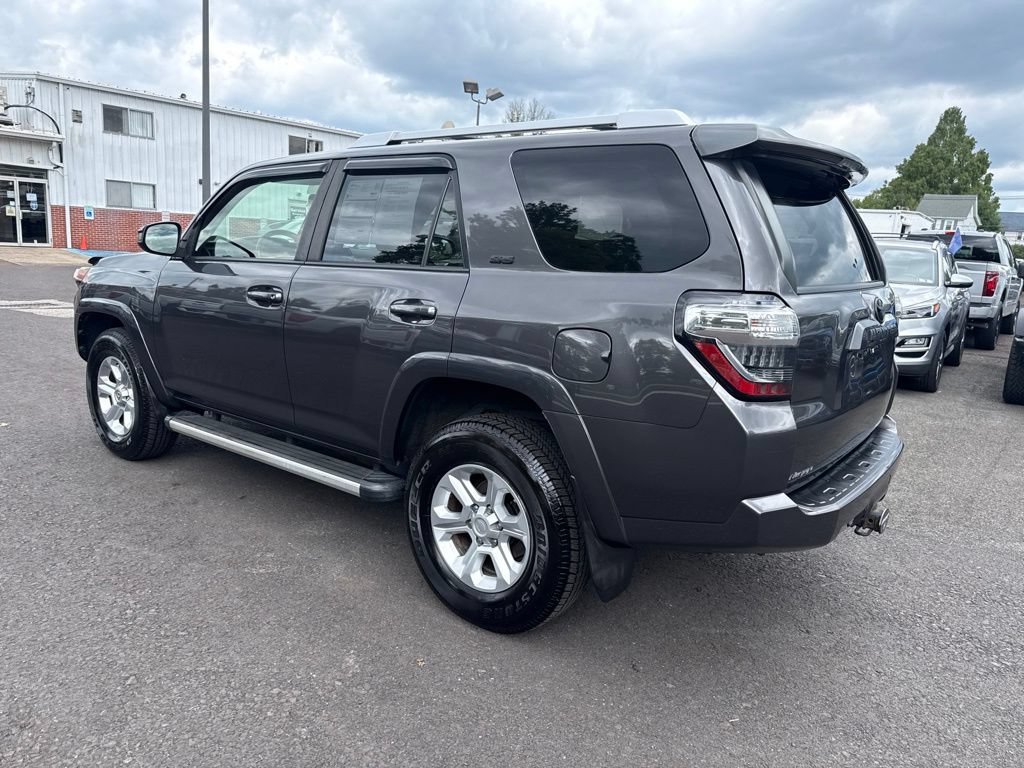 Used 2018 Toyota 4Runner SR5 AWD/4WD image 7