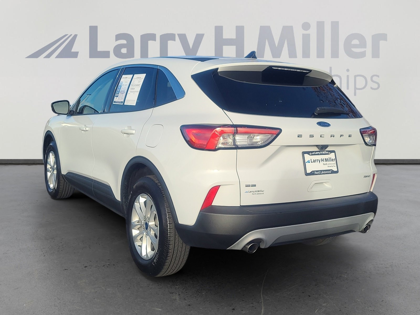 Used 2020 Ford Escape SE image 3