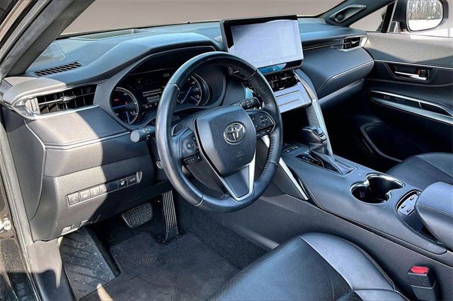 Used 2021 Toyota Venza Limited w/ Advanced Technology Package image 17