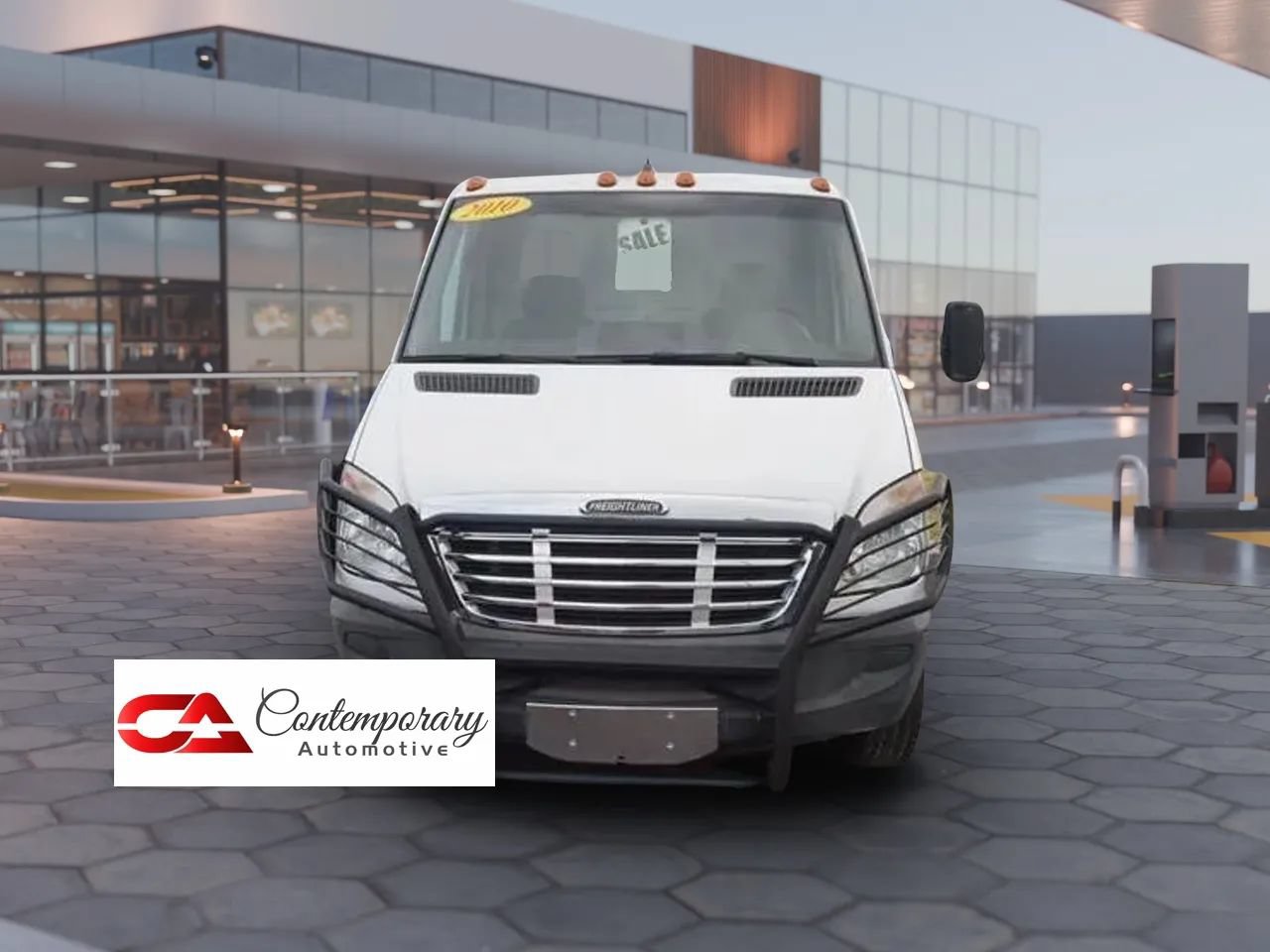 Used 2010 Freightliner Sprinter 3500 RWD image 2