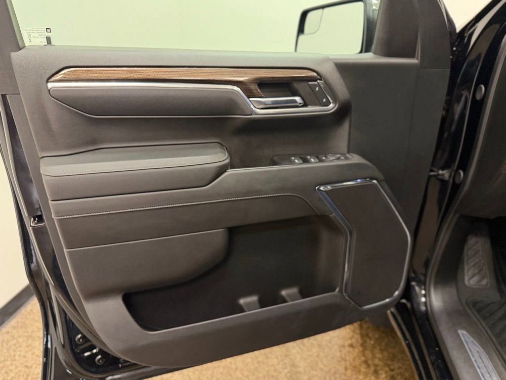 Used 2024 Chevrolet Silverado 1500 LT image 10