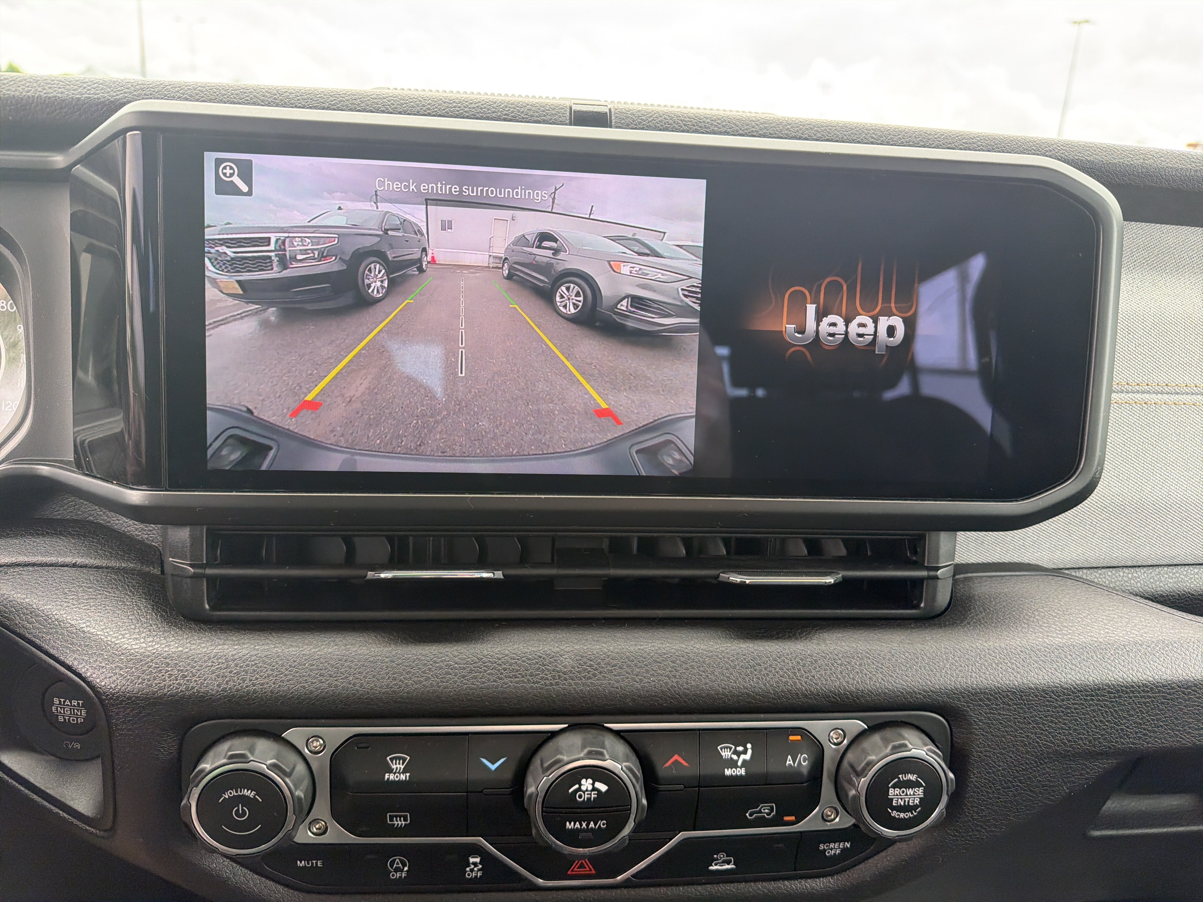 Used 2024 Jeep Gladiator Sport AWD/4WD image 26