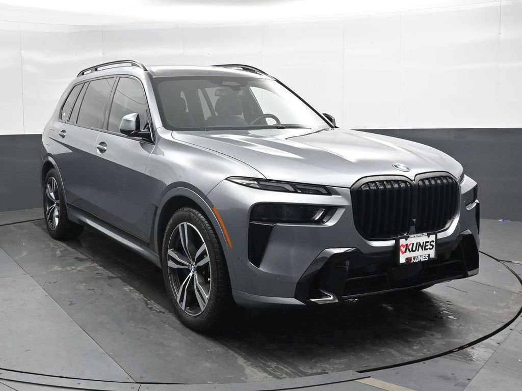 Used 2024 BMW X7 xDrive40i w/ M Sport Package AWD/4WD image 6