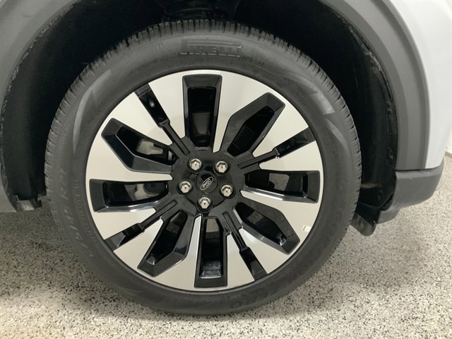 Used 2025 Ford Explorer Platinum w/ LUX Leather Package image 14