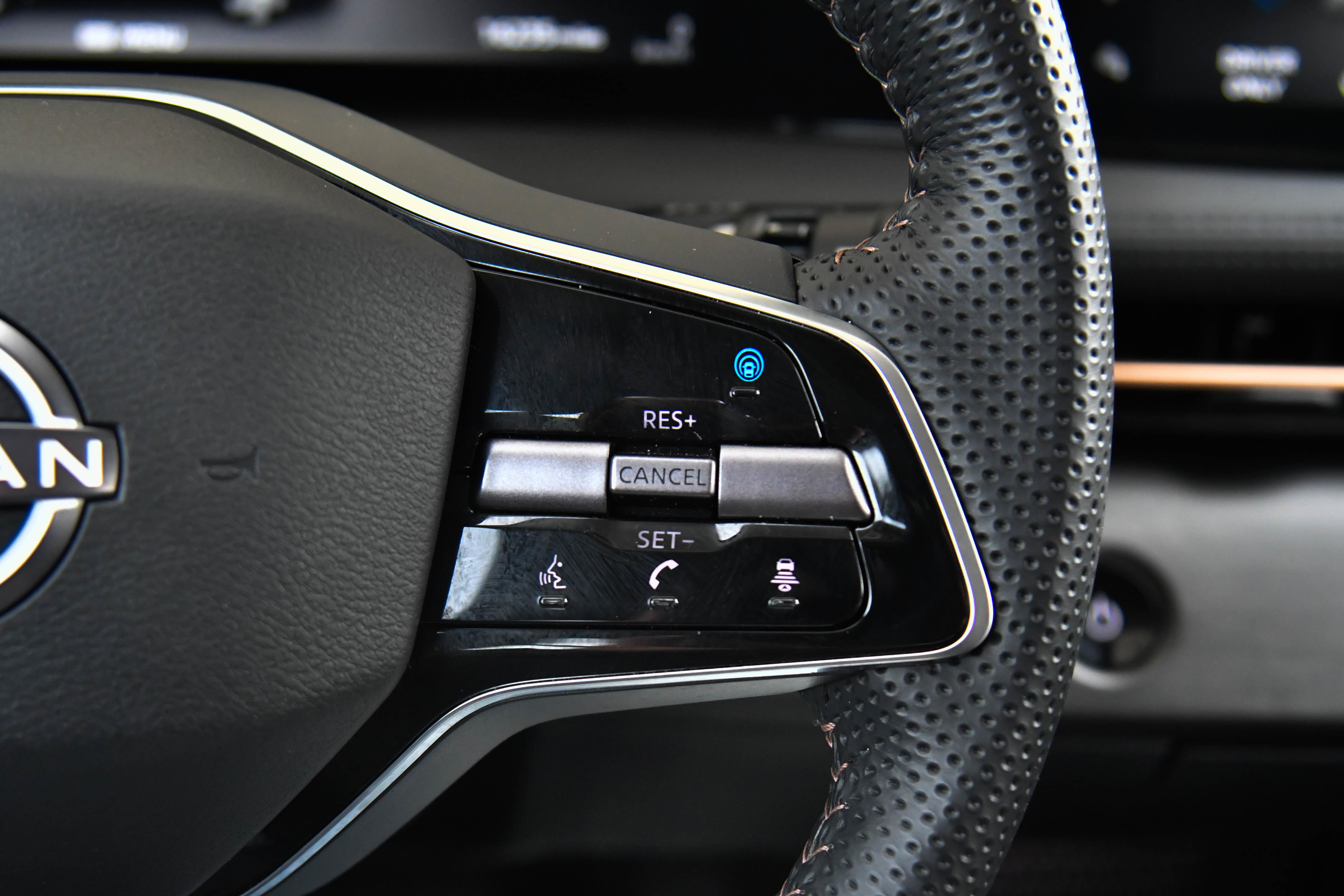 Used 2024 Nissan Ariya FWD image 38