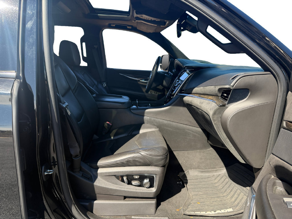 Used 2015 Cadillac Escalade Platinum AWD/4WD image 14