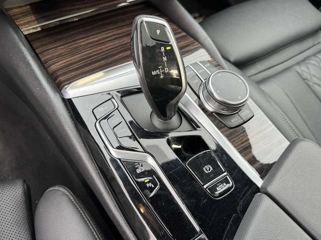 Used 2023 BMW 530e RWD image 37