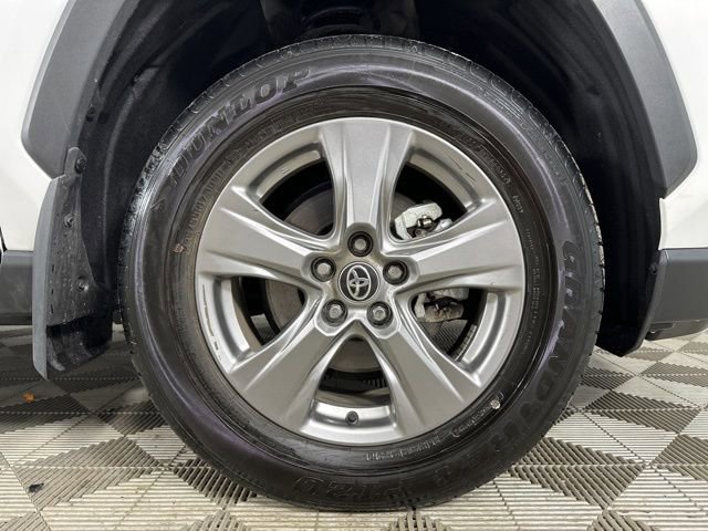 Used 2025 Toyota RAV4 XLE AWD/4WD image 9