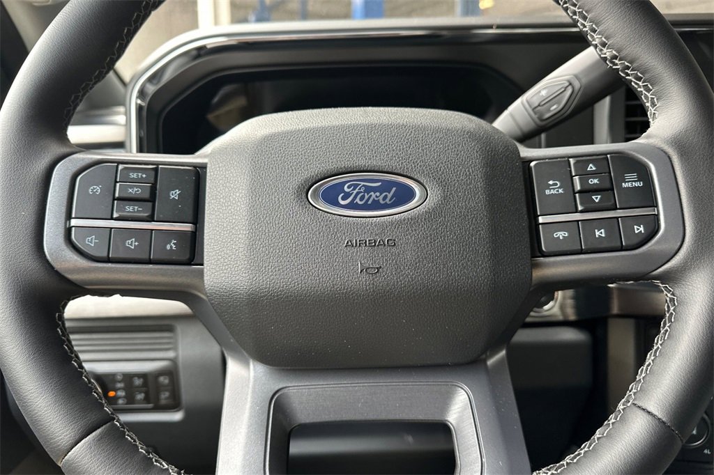 New 2025 Ford F250 Lariat w/ Black Appearance Package image 19