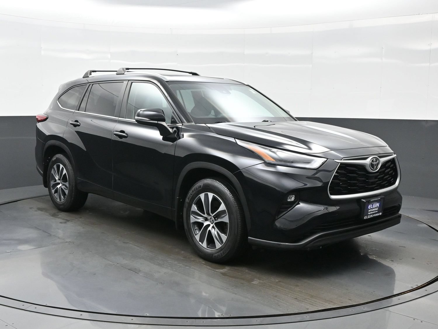 Used 2023 Toyota Highlander XLE AWD/4WD image 8