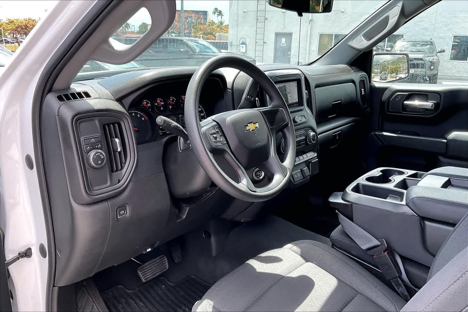 Used 2022 Chevrolet Silverado 1500 Custom RWD image 2