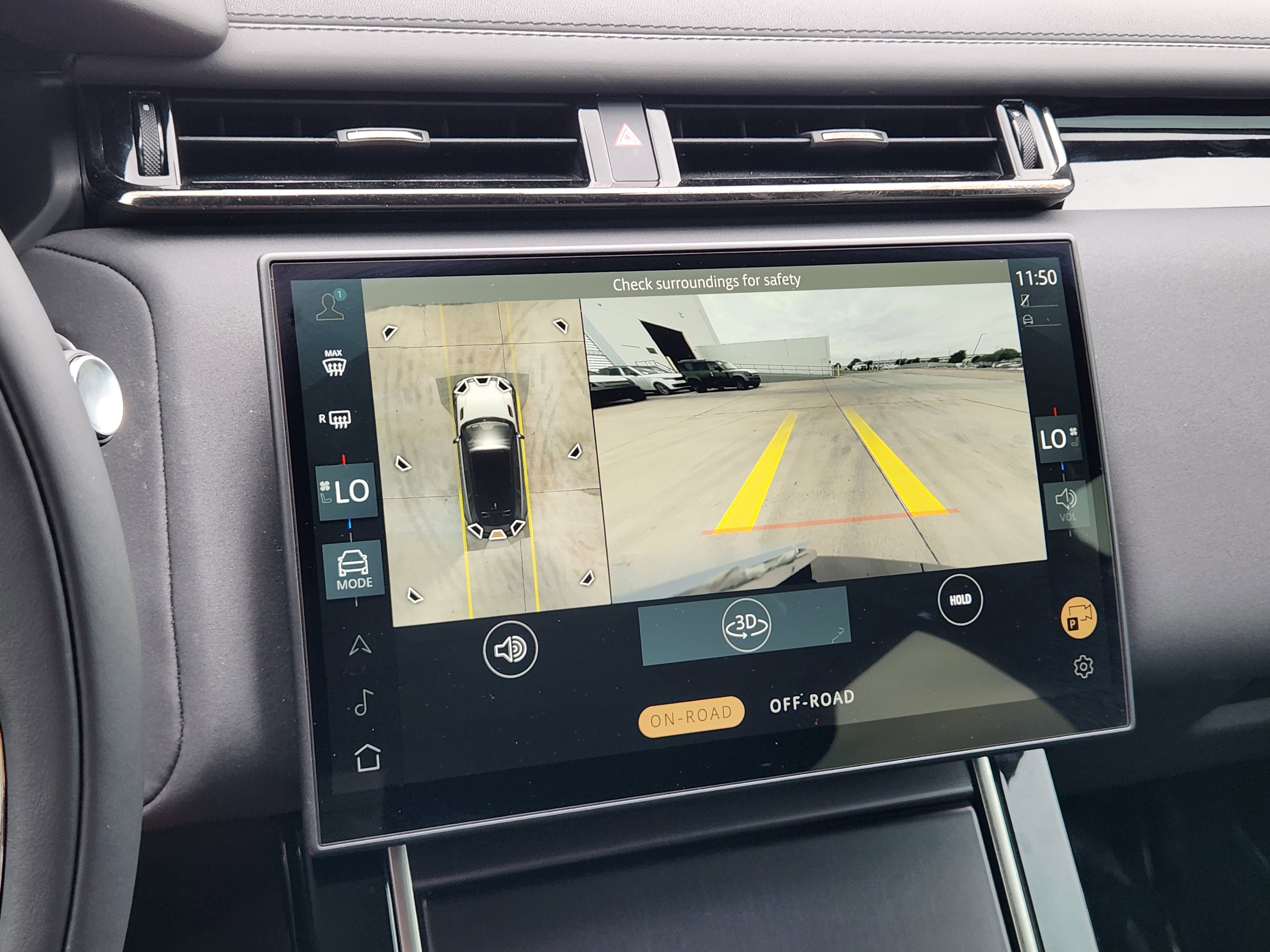 Certified 2026 Land Rover Range Rover Velar Dynamic SE AWD/4WD image 19