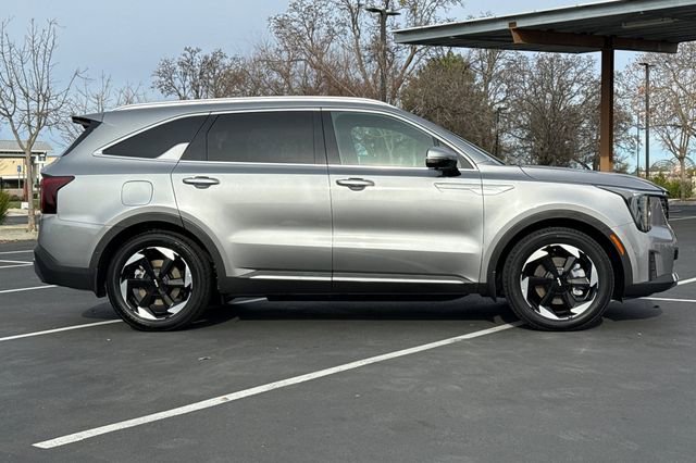 Certified 2025 Kia Sorento SX Prestige image 3