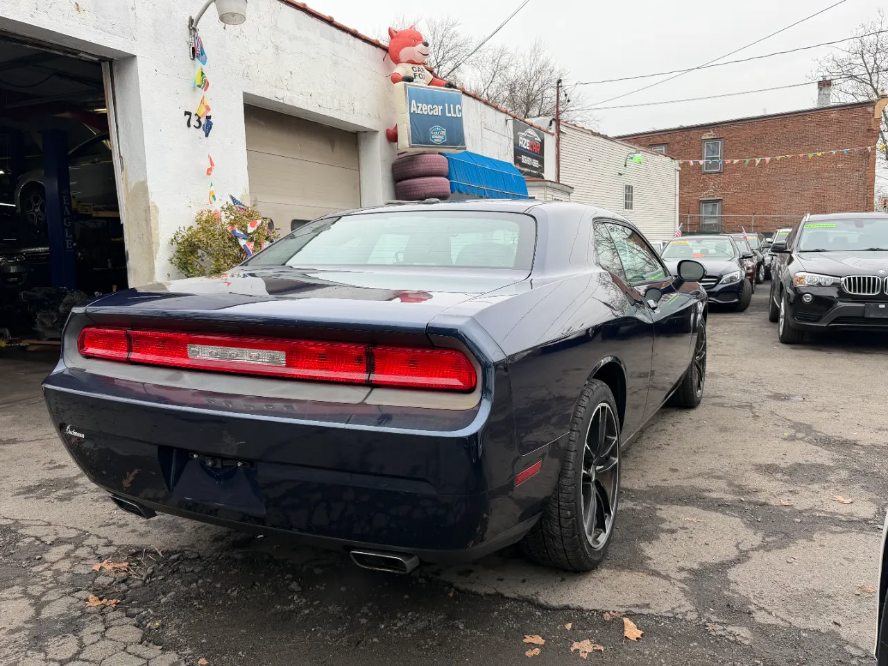 Used 2014 Dodge Challenger SXT RWD image 11