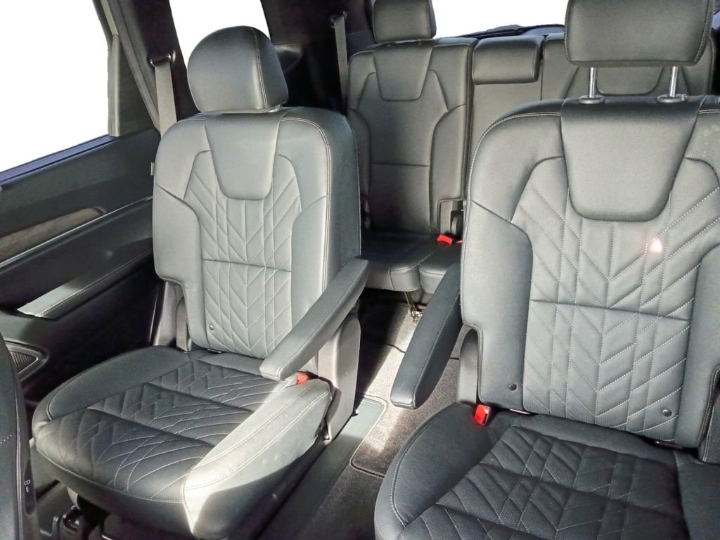 Used 2025 Kia Telluride AWD image 22