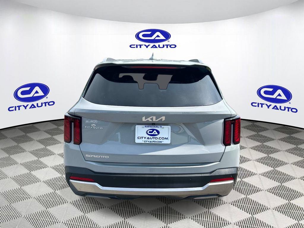 Used 2025 Kia Sorento S FWD image 5