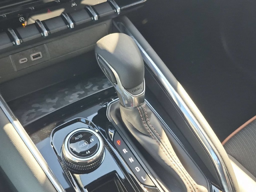 New 2026 GMC Canyon AT4 AWD/4WD image 15